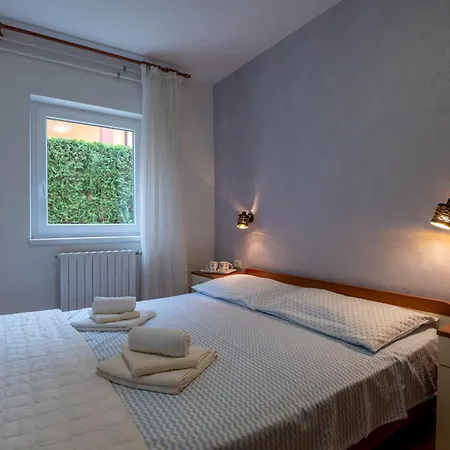 Mirella Apartment *