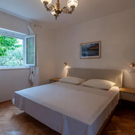 Apartment Mirella *
